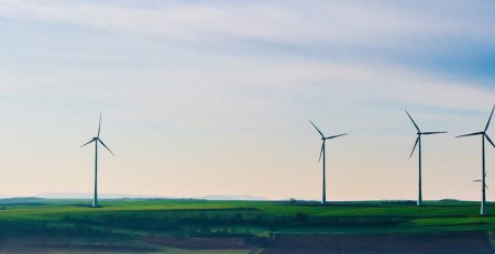 Windkraftanlagen am Horizont