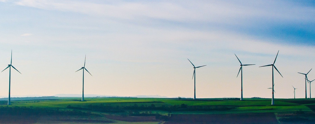 Windkraftanlagen am Horizont