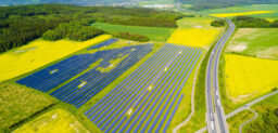 Solarpark an der Autobahn