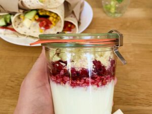Abgepacktes Frühstücksmüsli im Glas