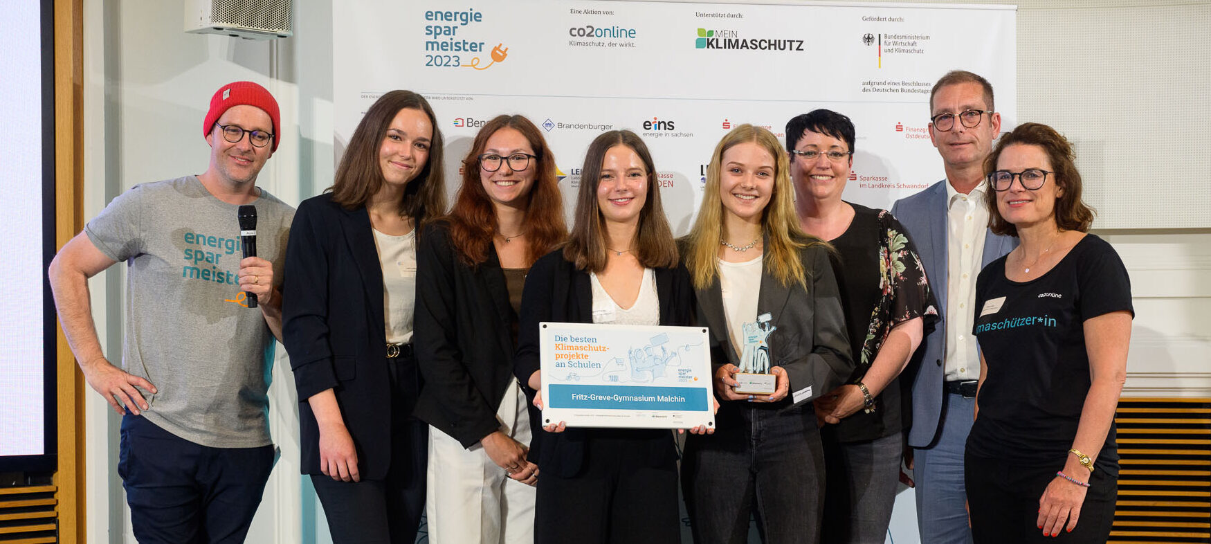Landessieger MV 2023 - die Schülerinnen bei der Preisverleihung in Berlin