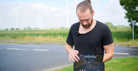 Stefan Quasinowski von LandPlan OS erklärt den Einsatz von Augmented Reality