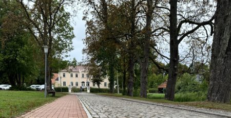 Guthaus Kalsow samt Auffahrt