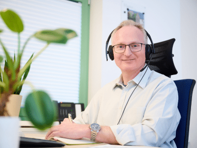 Mitarbeiter bei einem Online-Stammtisch