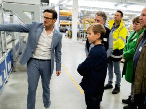 Besichtigungstour durch die Solarfabrik CS Wismar